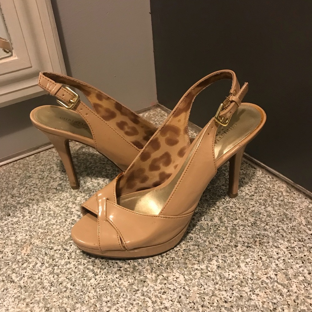 Size 7 nude pump